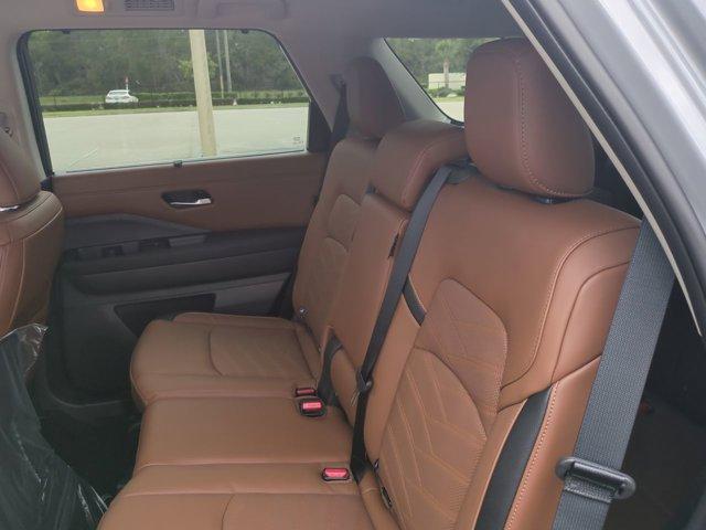 new 2025 Nissan Pathfinder car, priced at $44,929