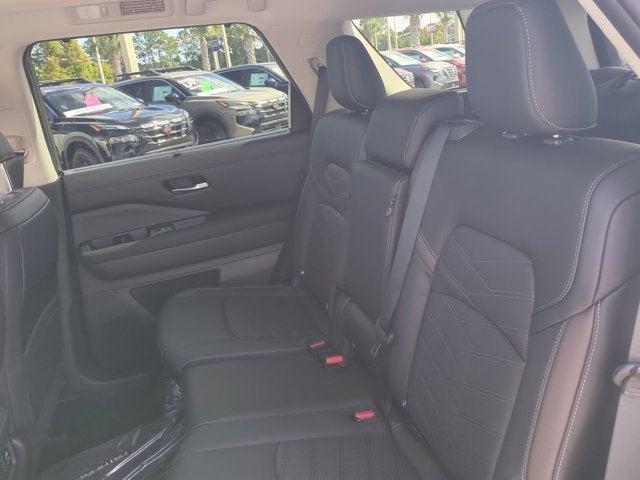 new 2025 Nissan Pathfinder car, priced at $44,112