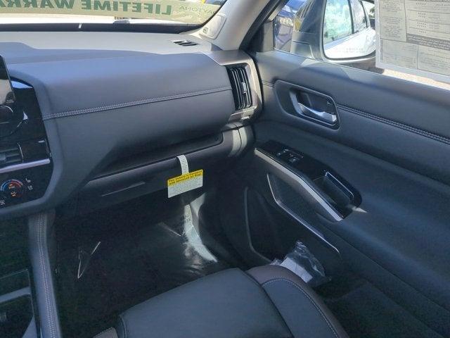 new 2025 Nissan Pathfinder car, priced at $44,112