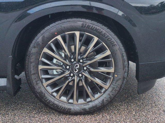 new 2026 INFINITI QX80 car, priced at $102,939