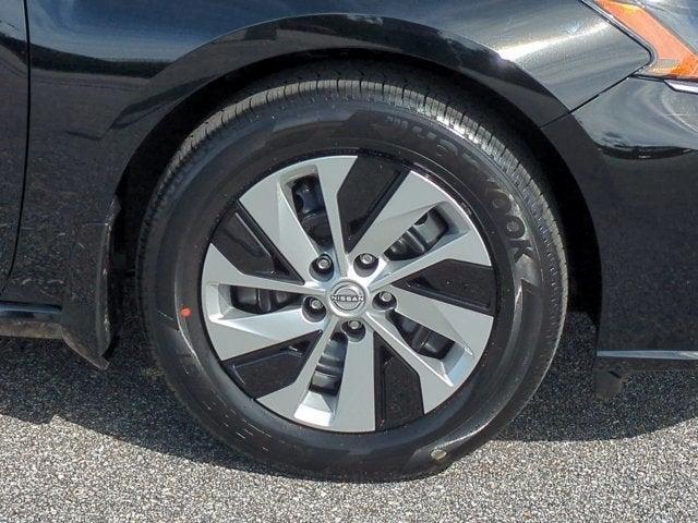 new 2025 Nissan Altima car, priced at $26,072