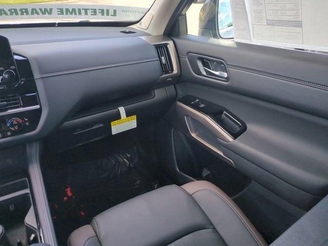 new 2025 Nissan Pathfinder car, priced at $44,725