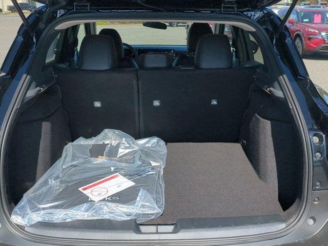 new 2025 Nissan Kicks car, priced at $27,302