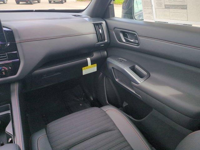 new 2025 Nissan Pathfinder car, priced at $40,960