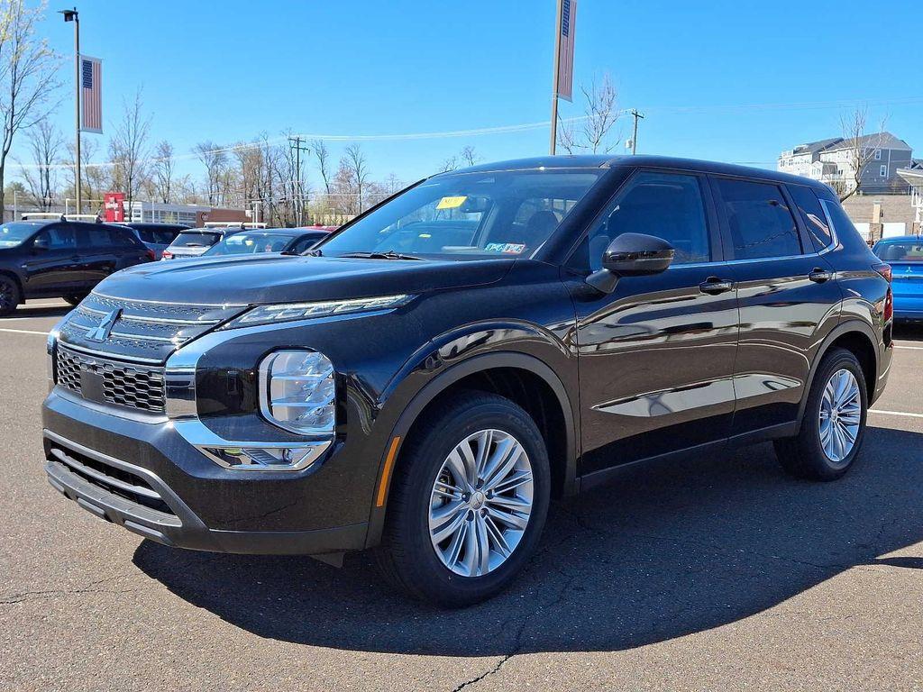 used 2024 Mitsubishi Outlander car, priced at $29,154