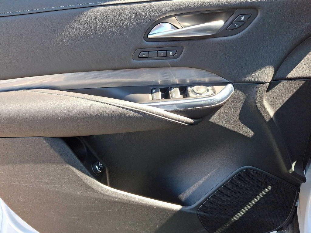 used 2024 Cadillac XT4 car, priced at $37,574