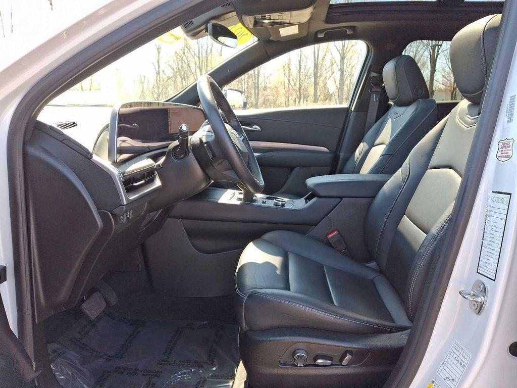 used 2024 Cadillac XT4 car, priced at $37,574