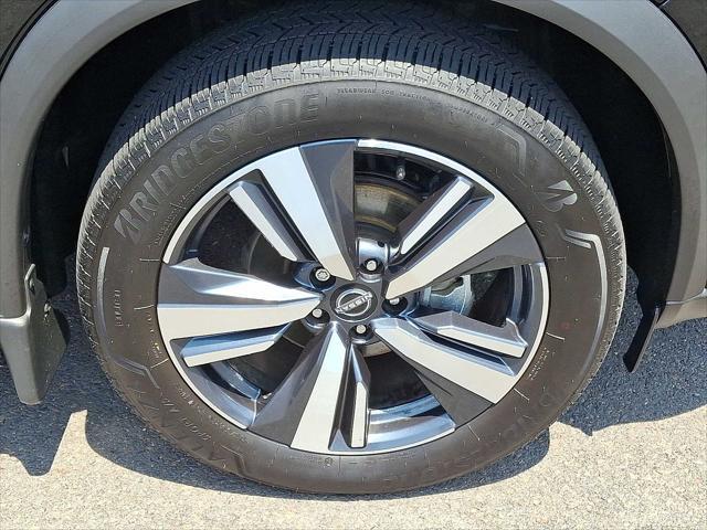 used 2024 Nissan Rogue car, priced at $31,897