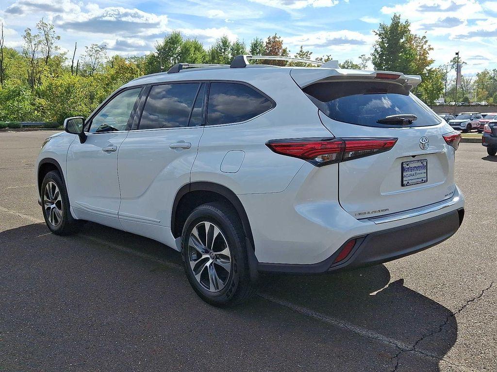 used 2022 Toyota Highlander car, priced at $35,488