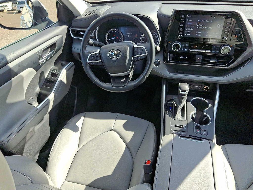 used 2022 Toyota Highlander car, priced at $35,488