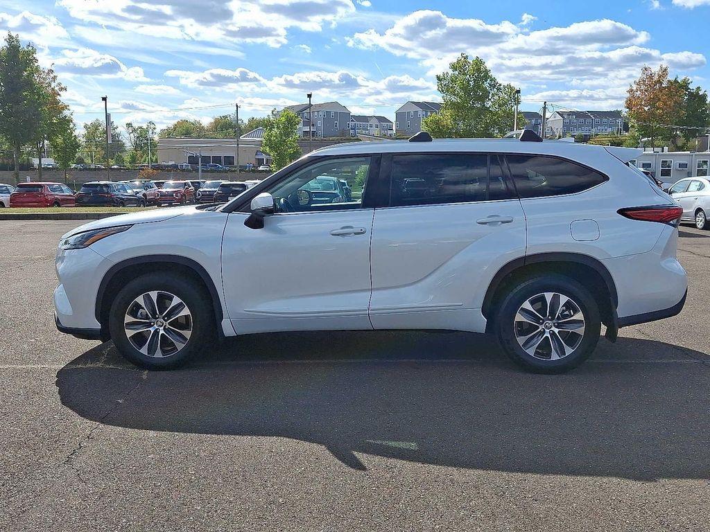 used 2022 Toyota Highlander car, priced at $35,488