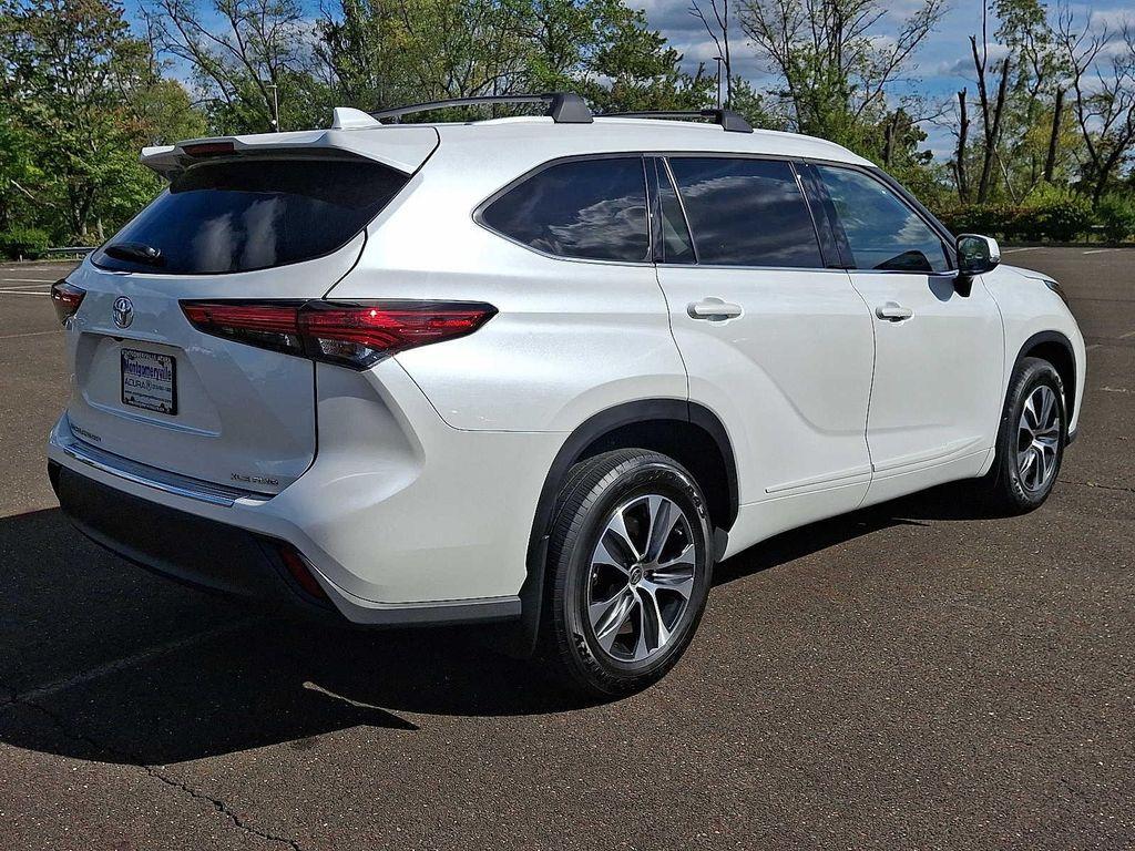 used 2022 Toyota Highlander car, priced at $35,488