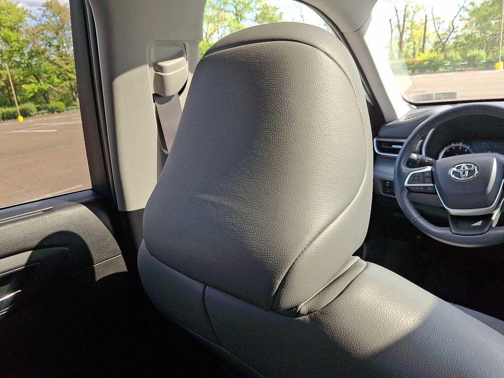 used 2022 Toyota Highlander car, priced at $35,488