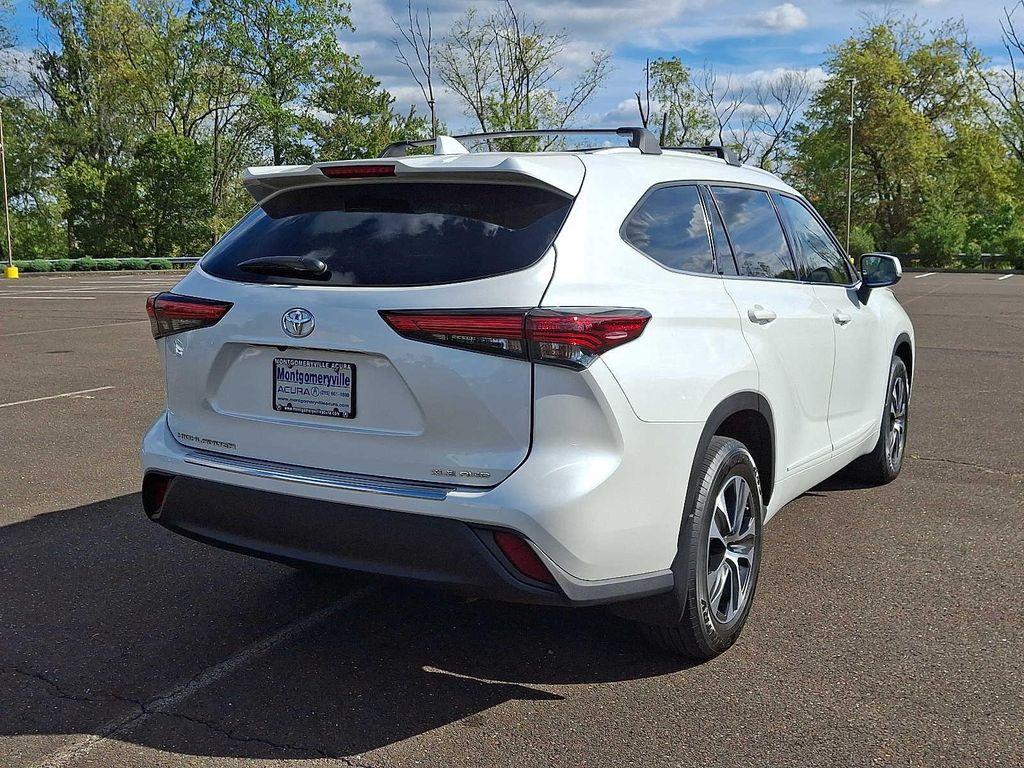 used 2022 Toyota Highlander car, priced at $35,488