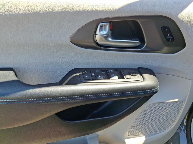 used 2021 Chrysler Pacifica car, priced at $28,698