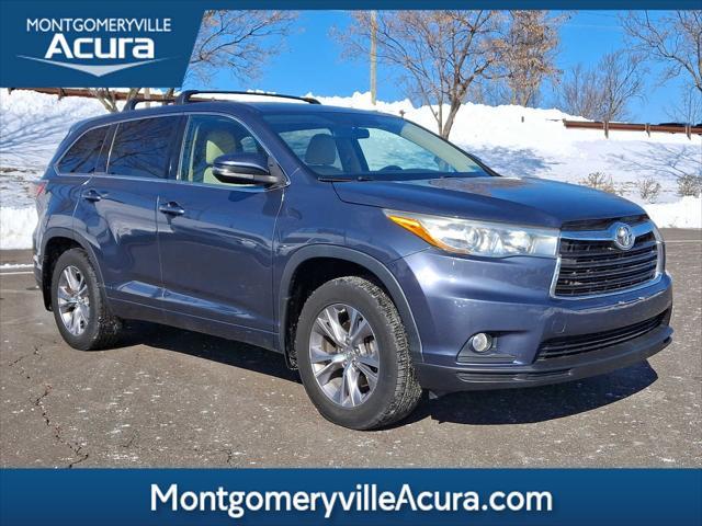 used 2015 Toyota Highlander car, priced at $16,799