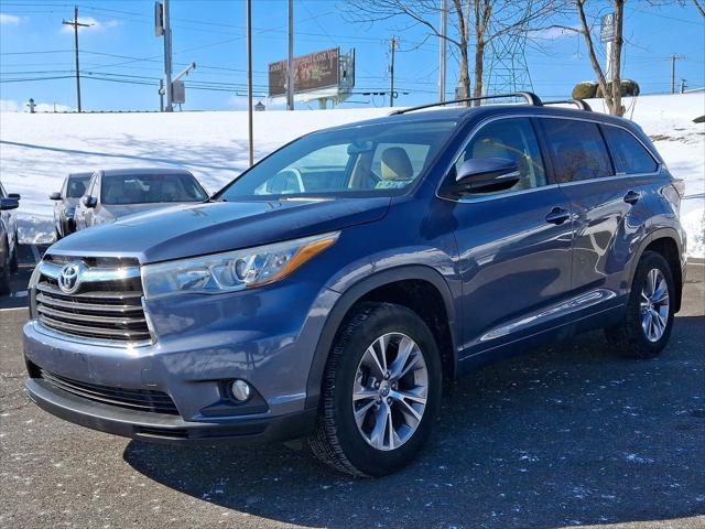 used 2015 Toyota Highlander car, priced at $16,799