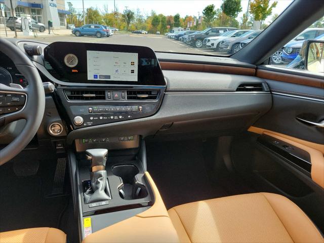 used 2024 Lexus ES 300h car, priced at $44,900