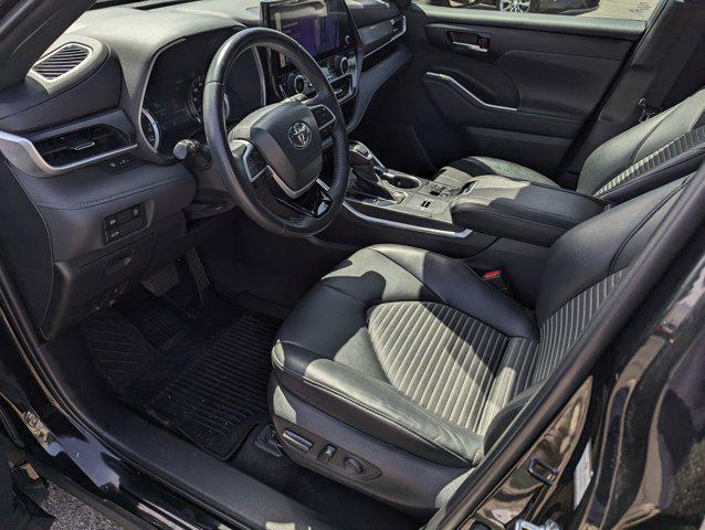 used 2023 Toyota Highlander car, priced at $44,999