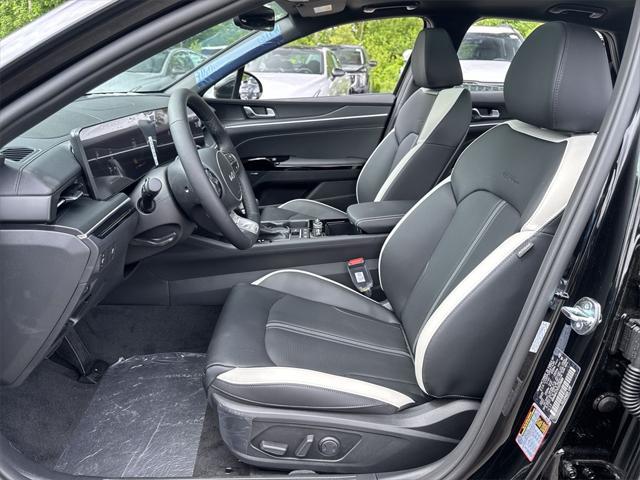new 2025 Kia K5 car, priced at $31,824