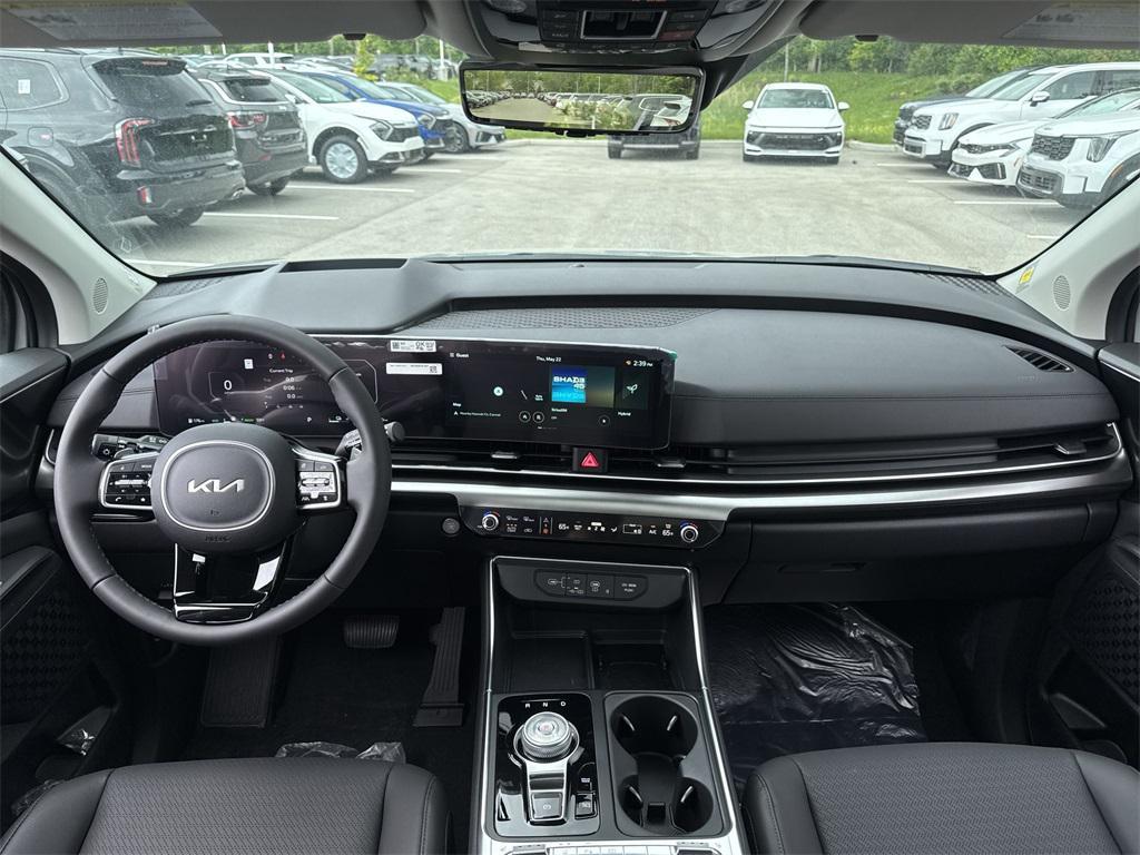 new 2026 Kia Carnival Hybrid car, priced at $53,626
