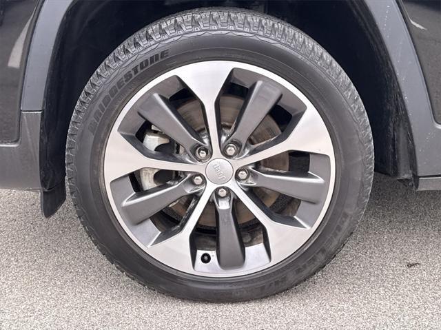used 2022 Jeep Cherokee car, priced at $25,974