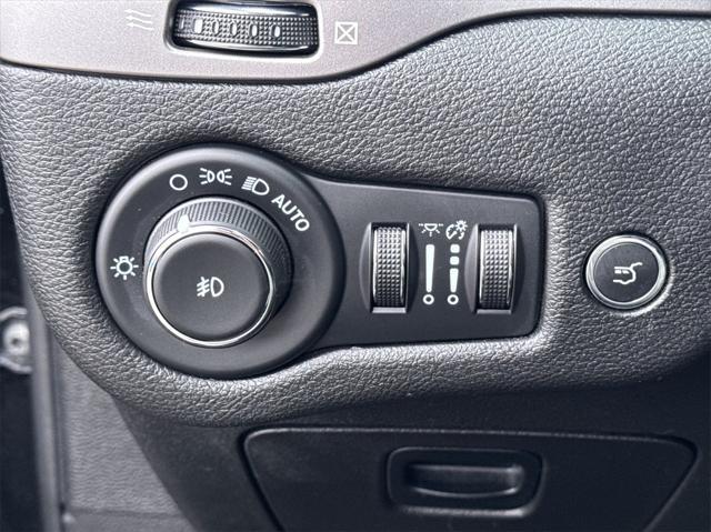 used 2022 Jeep Cherokee car, priced at $25,974