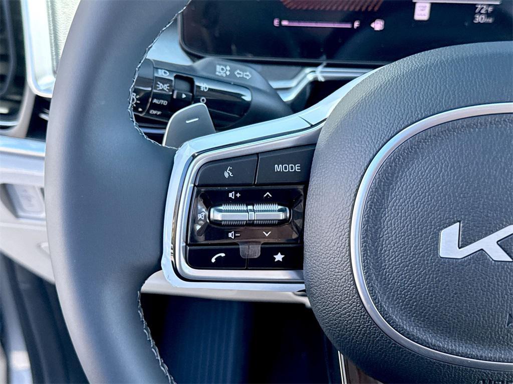 new 2025 Kia Sorento Hybrid car, priced at $37,496