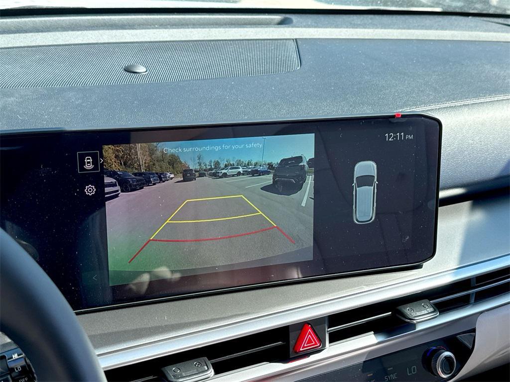new 2025 Kia Sorento Hybrid car, priced at $37,496