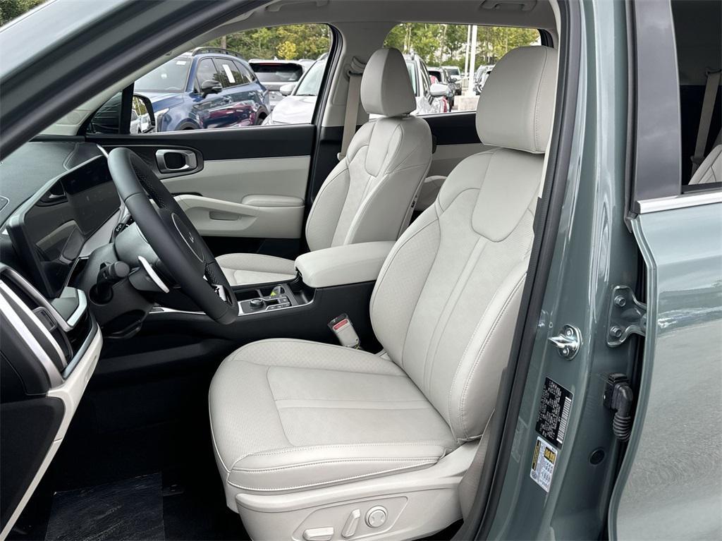 used 2025 Kia Sorento Plug-In Hybrid car, priced at $39,771