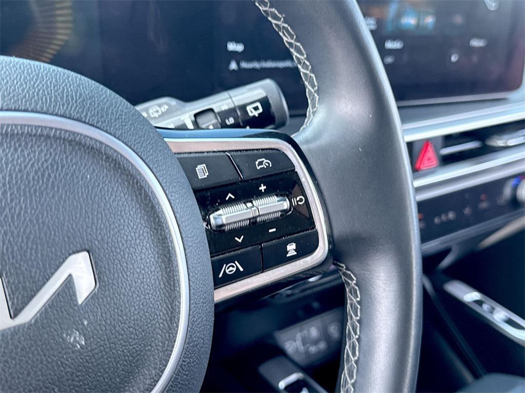 used 2024 Kia Sorento car, priced at $27,264