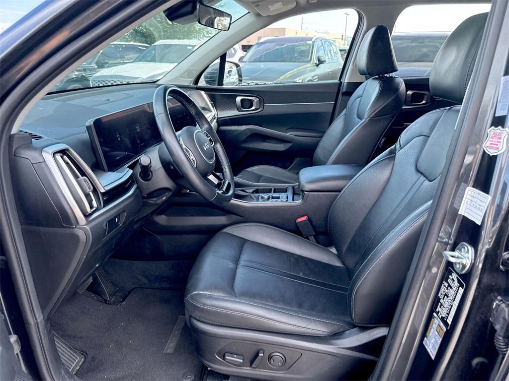 used 2024 Kia Sorento car, priced at $27,264