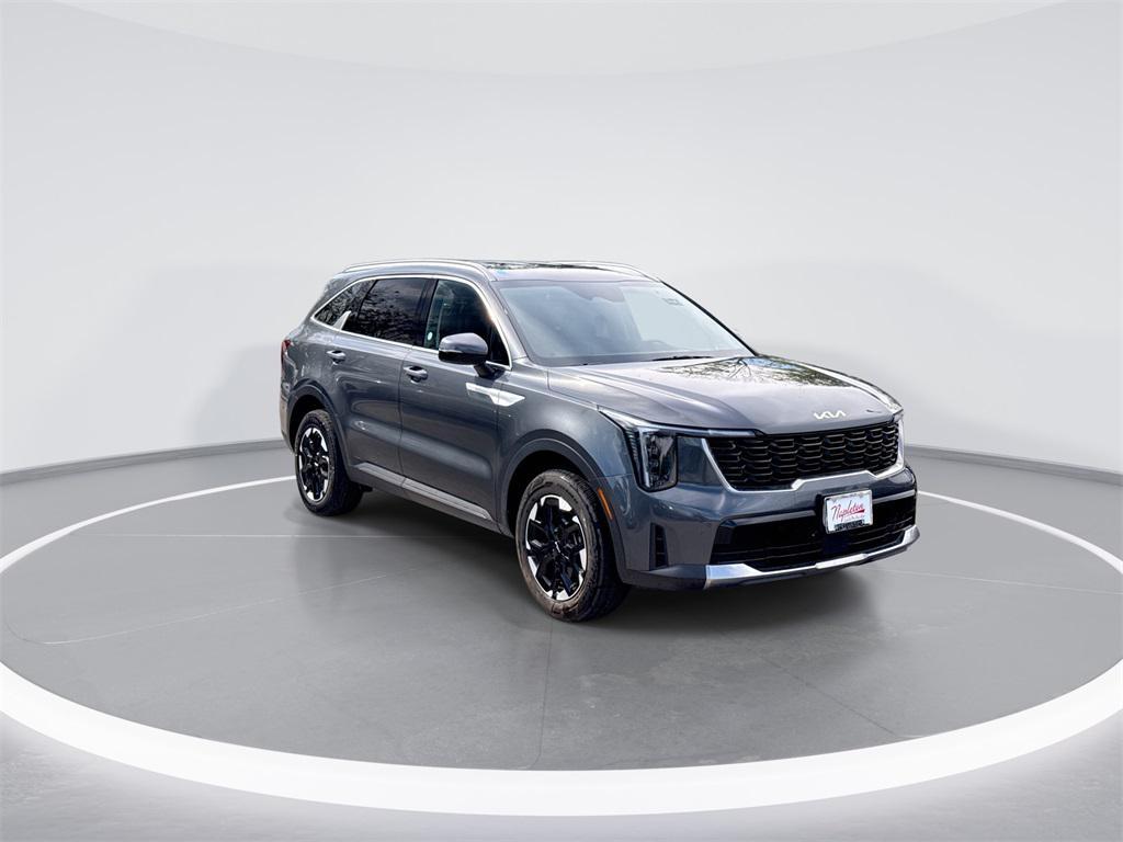 used 2024 Kia Sorento car, priced at $27,264