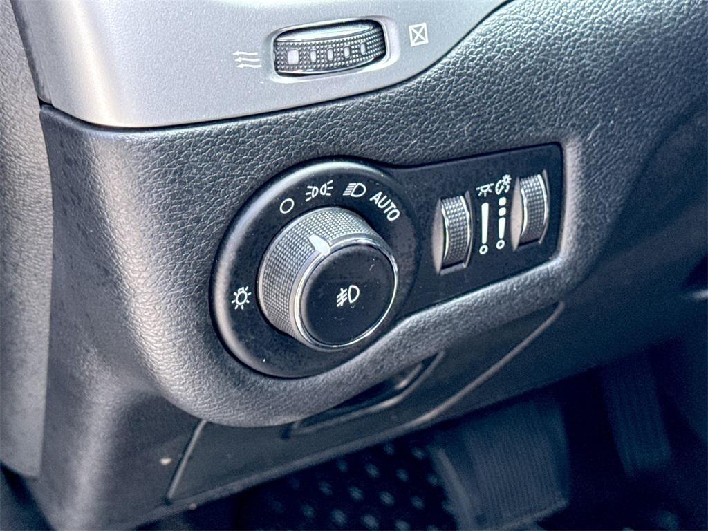 used 2018 Jeep Cherokee car, priced at $13,110