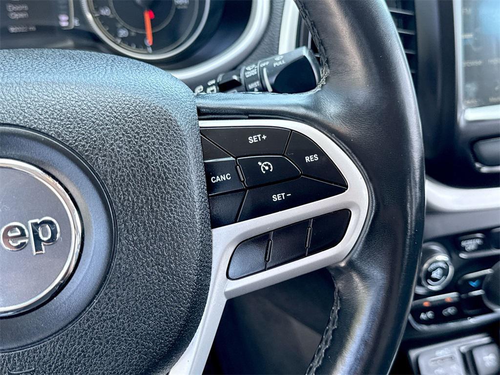 used 2018 Jeep Cherokee car, priced at $13,110