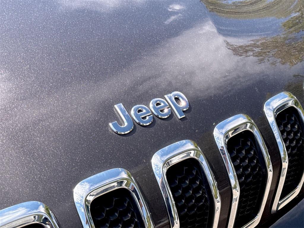 used 2018 Jeep Cherokee car, priced at $13,110