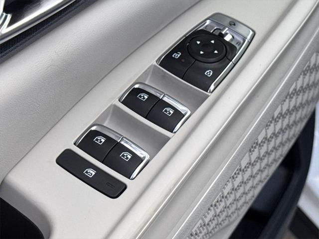 new 2025 Kia Carnival Hybrid car, priced at $44,678