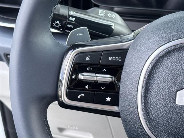 new 2025 Kia Carnival Hybrid car, priced at $44,678