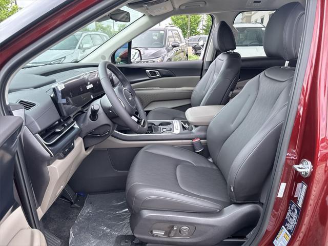 new 2025 Kia Carnival car, priced at $39,480