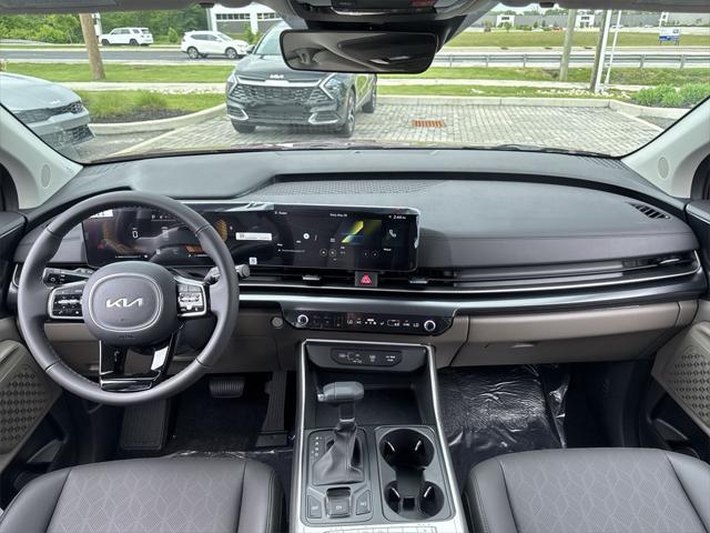 new 2025 Kia Carnival car, priced at $39,480