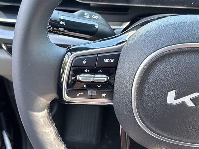 new 2025 Kia Carnival car, priced at $39,475
