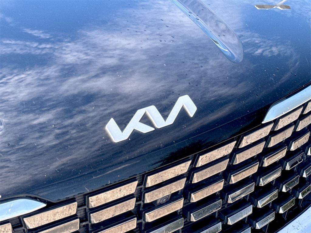 used 2022 Kia Carnival car, priced at $30,884