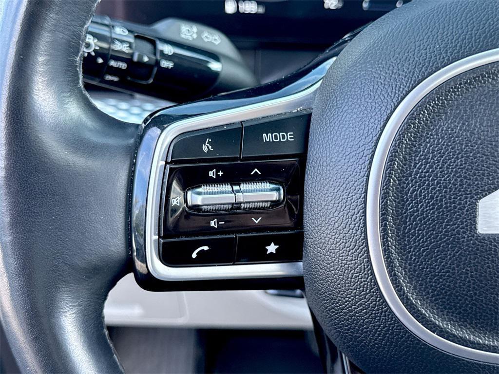 used 2022 Kia Carnival car, priced at $30,884