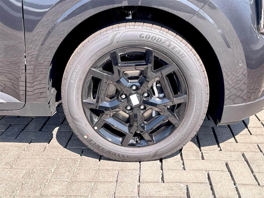 new 2026 Kia Carnival Hybrid car, priced at $50,799