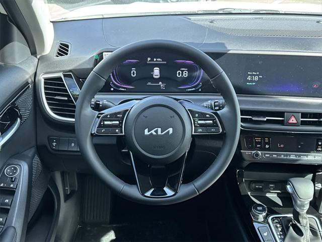 new 2025 Kia Seltos car, priced at $27,811