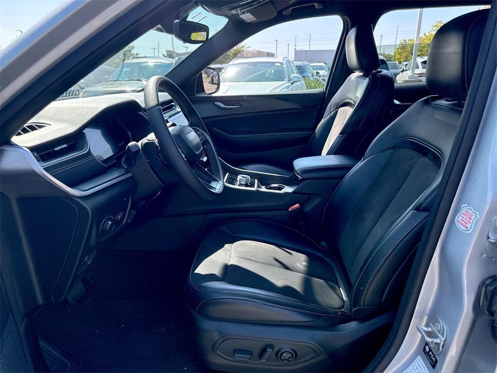used 2024 Jeep Grand Cherokee L car, priced at $30,985