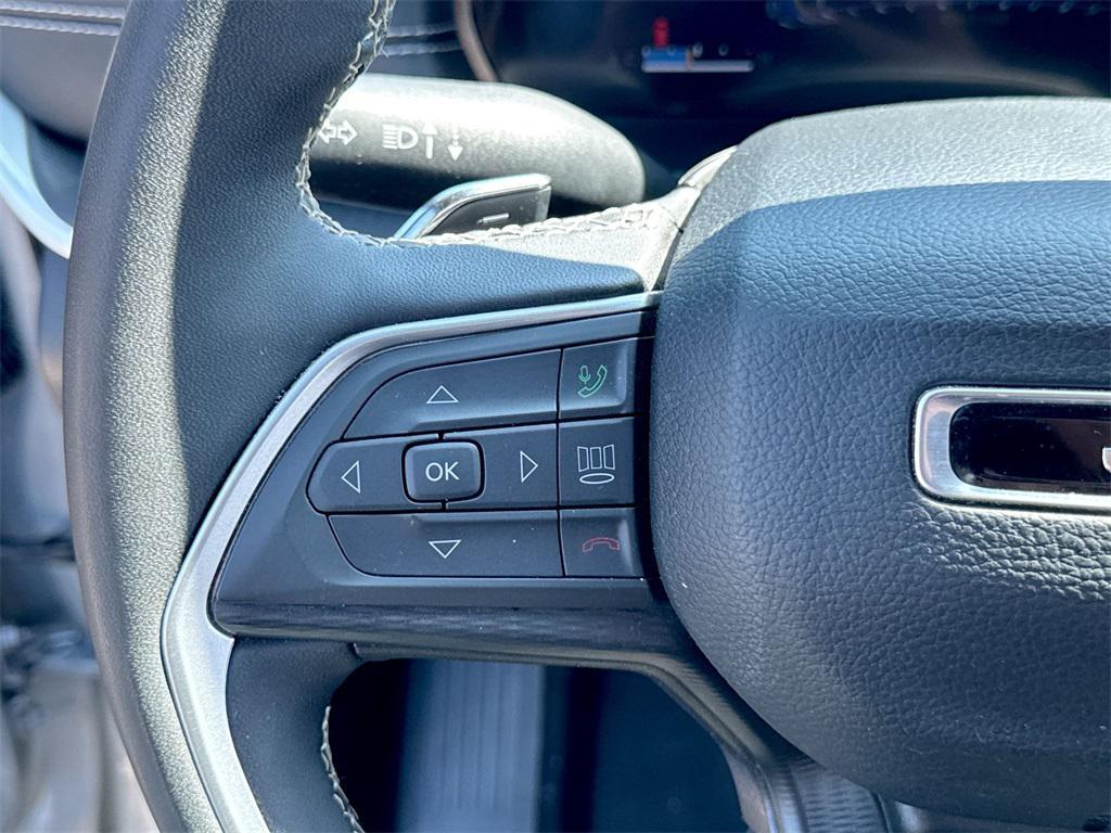 used 2024 Jeep Grand Cherokee L car, priced at $30,985