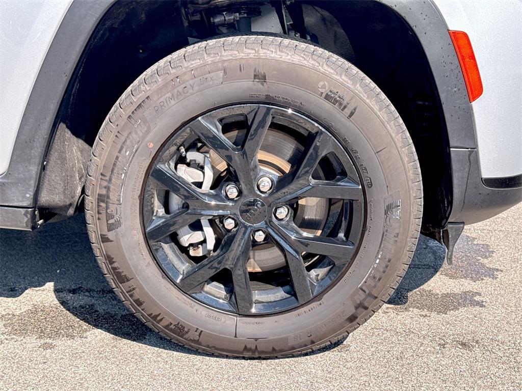 used 2024 Jeep Grand Cherokee L car, priced at $30,985