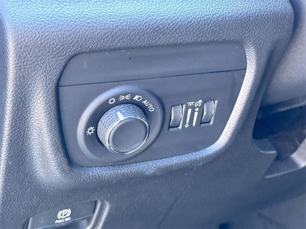 used 2024 Jeep Grand Cherokee L car, priced at $30,985