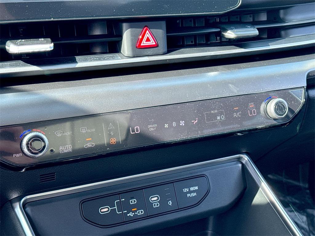 new 2025 Kia Carnival Hybrid car, priced at $51,789